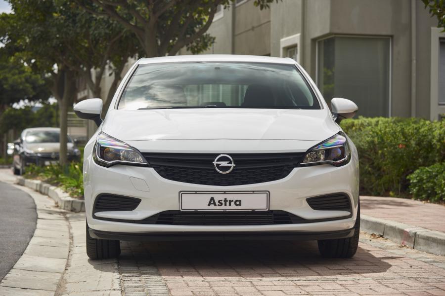  Opel Astra ecoFLEX 2016 года  (ZA) (фото 10 из 29)